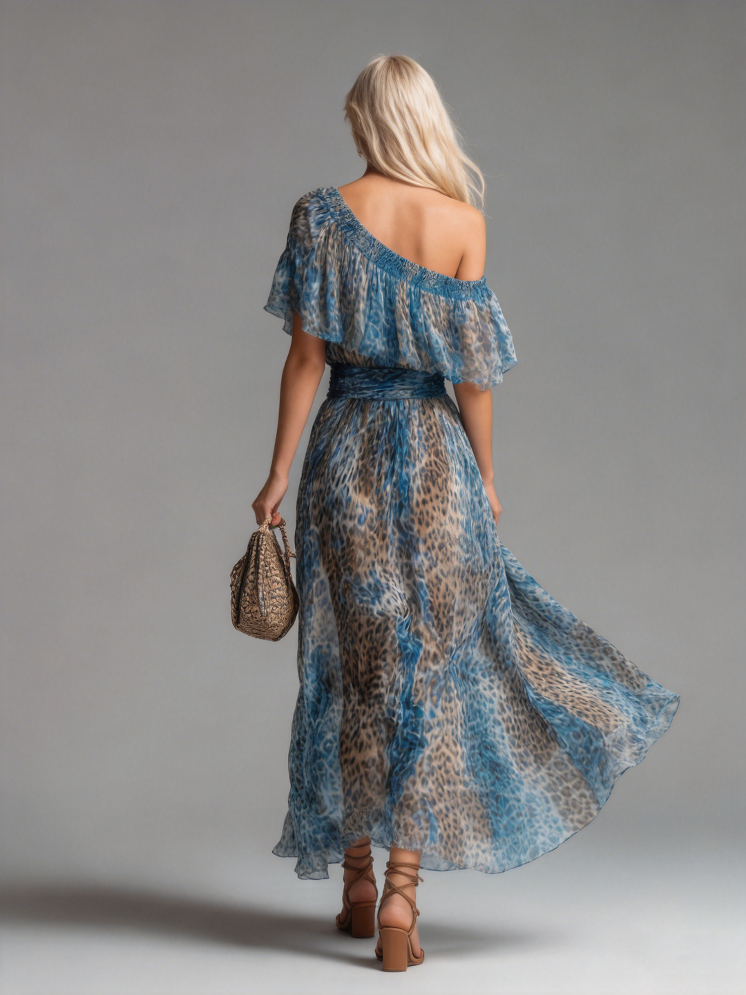 Wild | Long chiffon dress with leopard print and bare shoulders